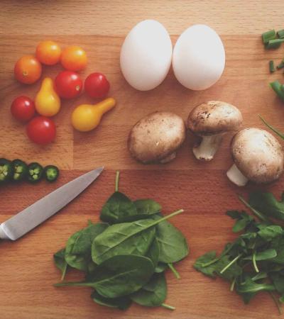 Cutting board with vegetables