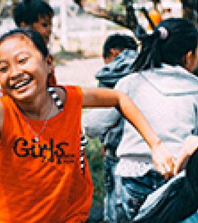 Children running (Photo by MI PHAM on Unsplash)