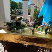 Photograph of the flower arrangement table.