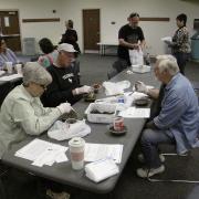 Hypertufa mushroom program participants