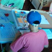 Tween making a snap circuit