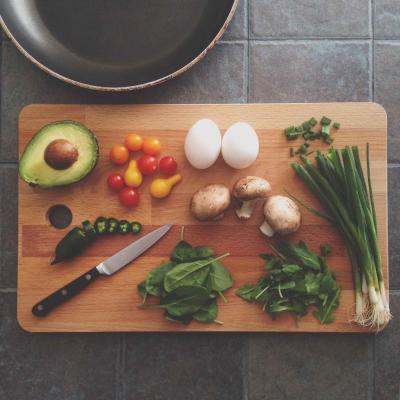 Cutting board with vegetables 